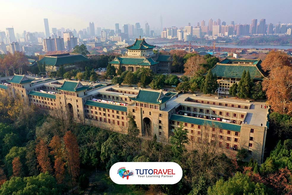 Wuhan University sakura kampus indah Wuhan China kerja sama internasional mahasiswa asing