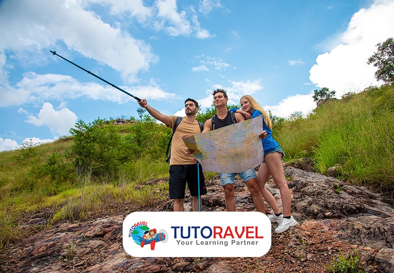Warga Australia menikmati aktivitas luar ruangan bersama teman