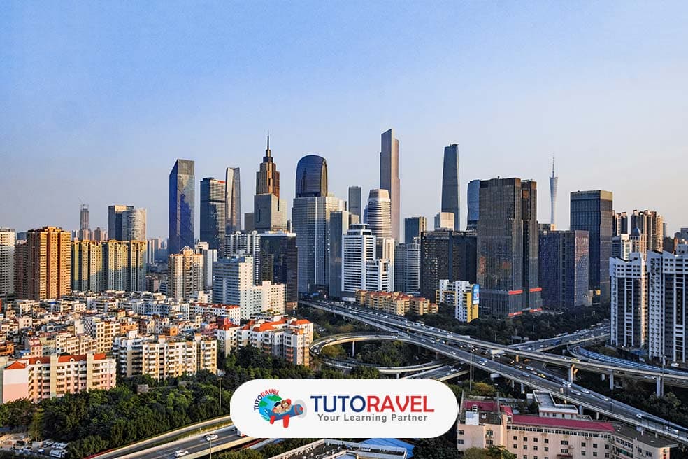 Suasana kota Hong Kong tempat bahasa Kanton banyak dituturkan