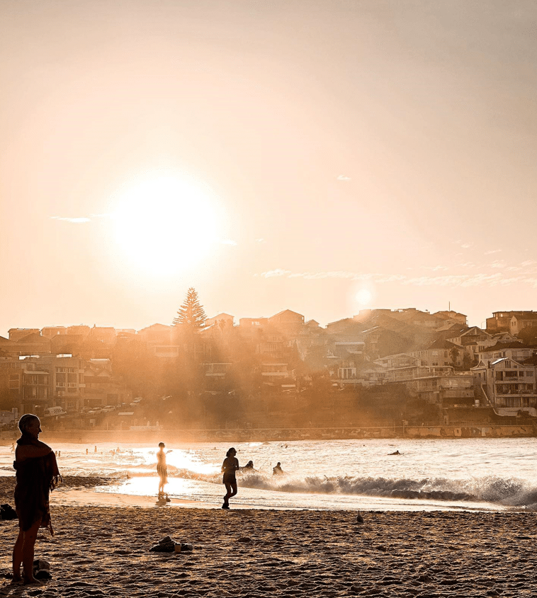 liburan ke pantai bondi di sydney