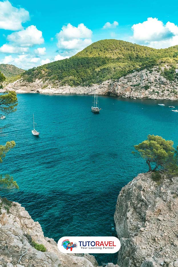 Rekomendasi Pantai di Spanyol yang Wajib Kamu Kunjungi