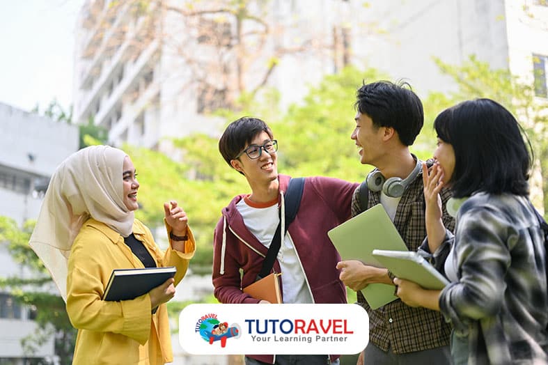 Mahasiswa internasional bahagia di kampus Malaysia wujudkan studi bersama Tutoravel