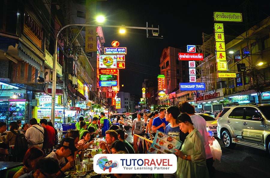Kawasan Yaowarat Chinatown Bangkok surga kuliner malam street food