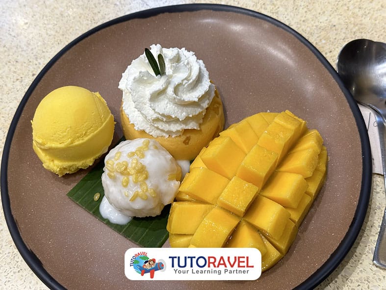 Mango sticky rice Khao Niew Mamuang dessert ikonik Thailand
