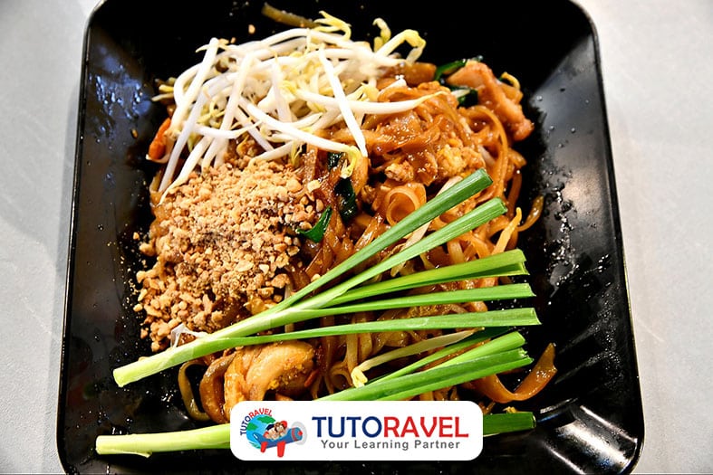 Pad Thai mi goreng khas Thailand menu street food populer