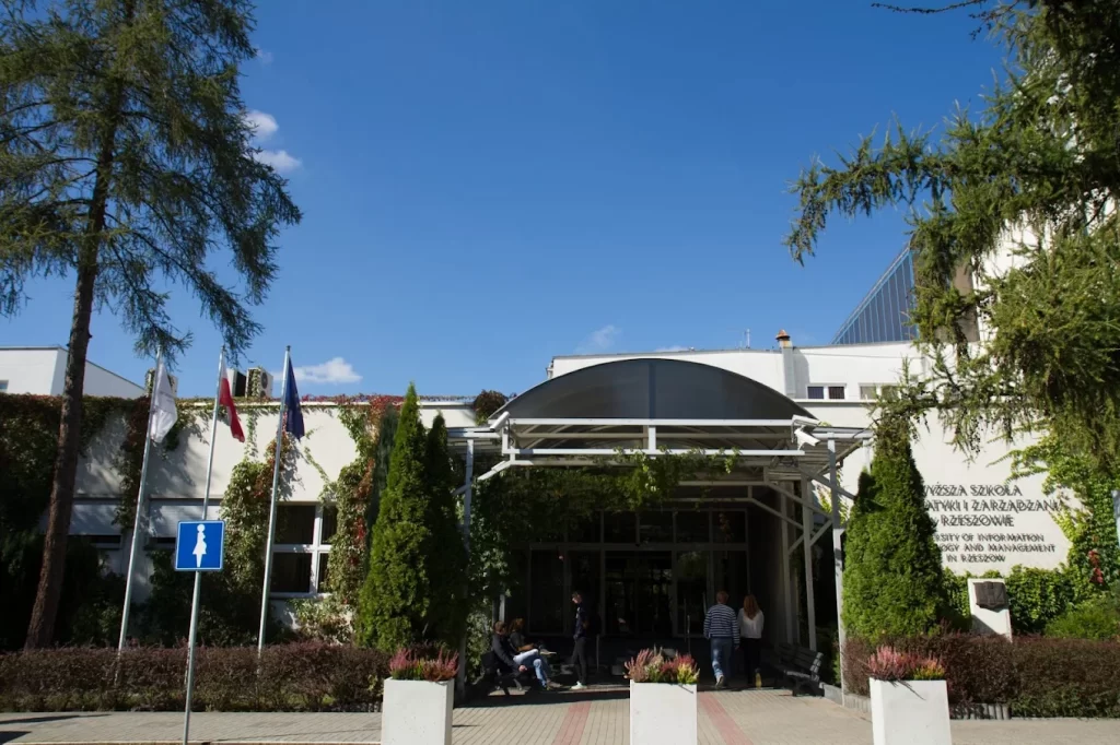 UITM Rzeszów: Profil Kampus, Jurusan Berbahasa Inggris, dan Cara Daftar